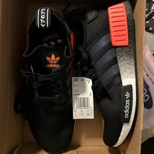 Women’s 8.5 sneakers adidas NMD